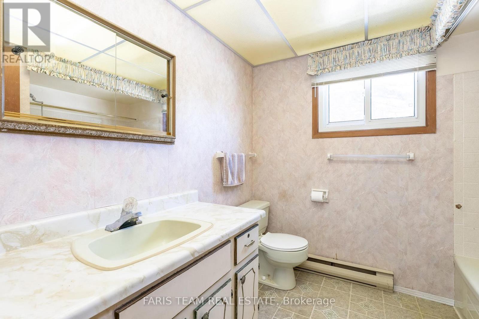 547 Line 11 N Property Photo 20
