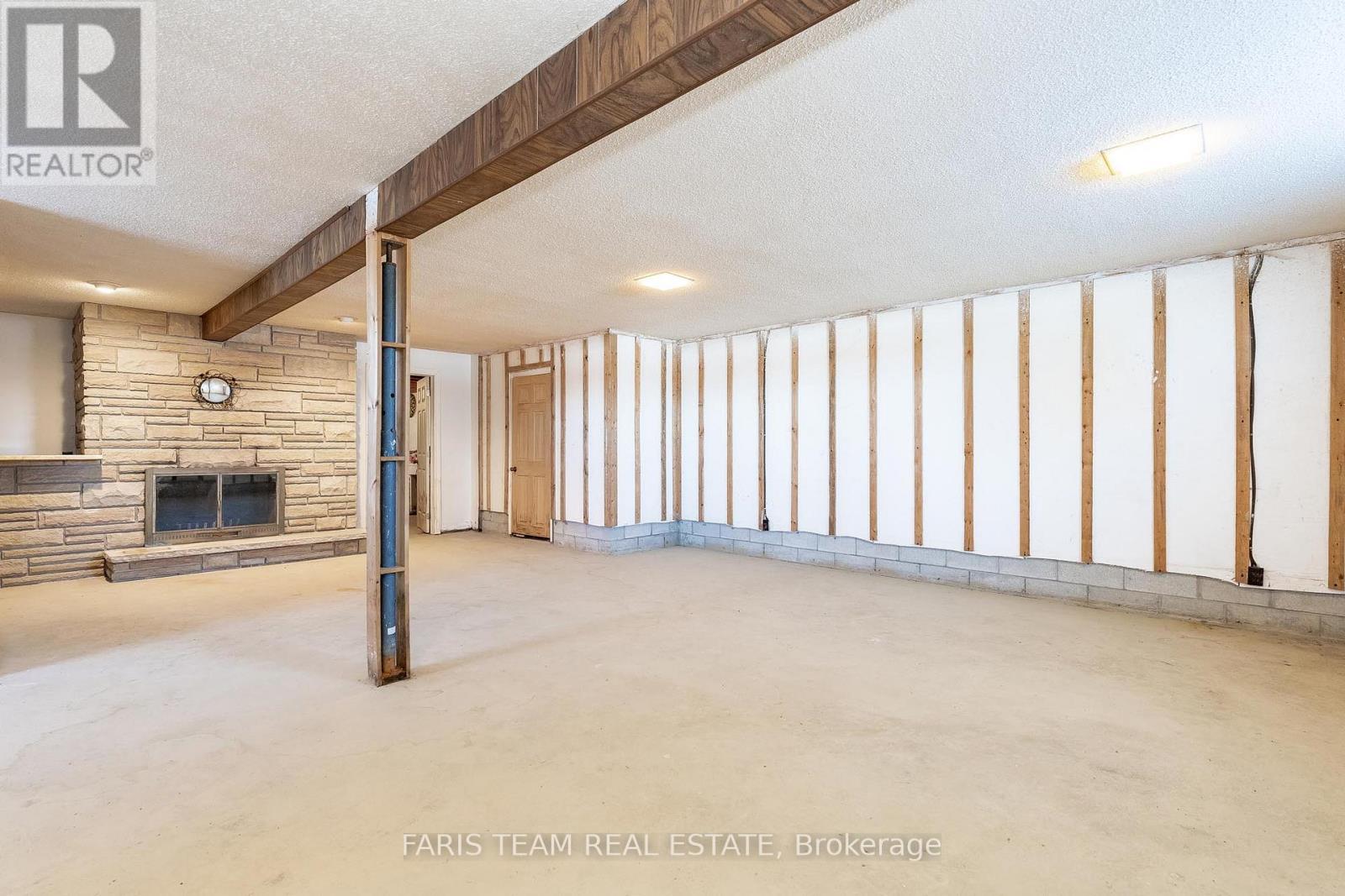547 Line 11 N Property Photo 23