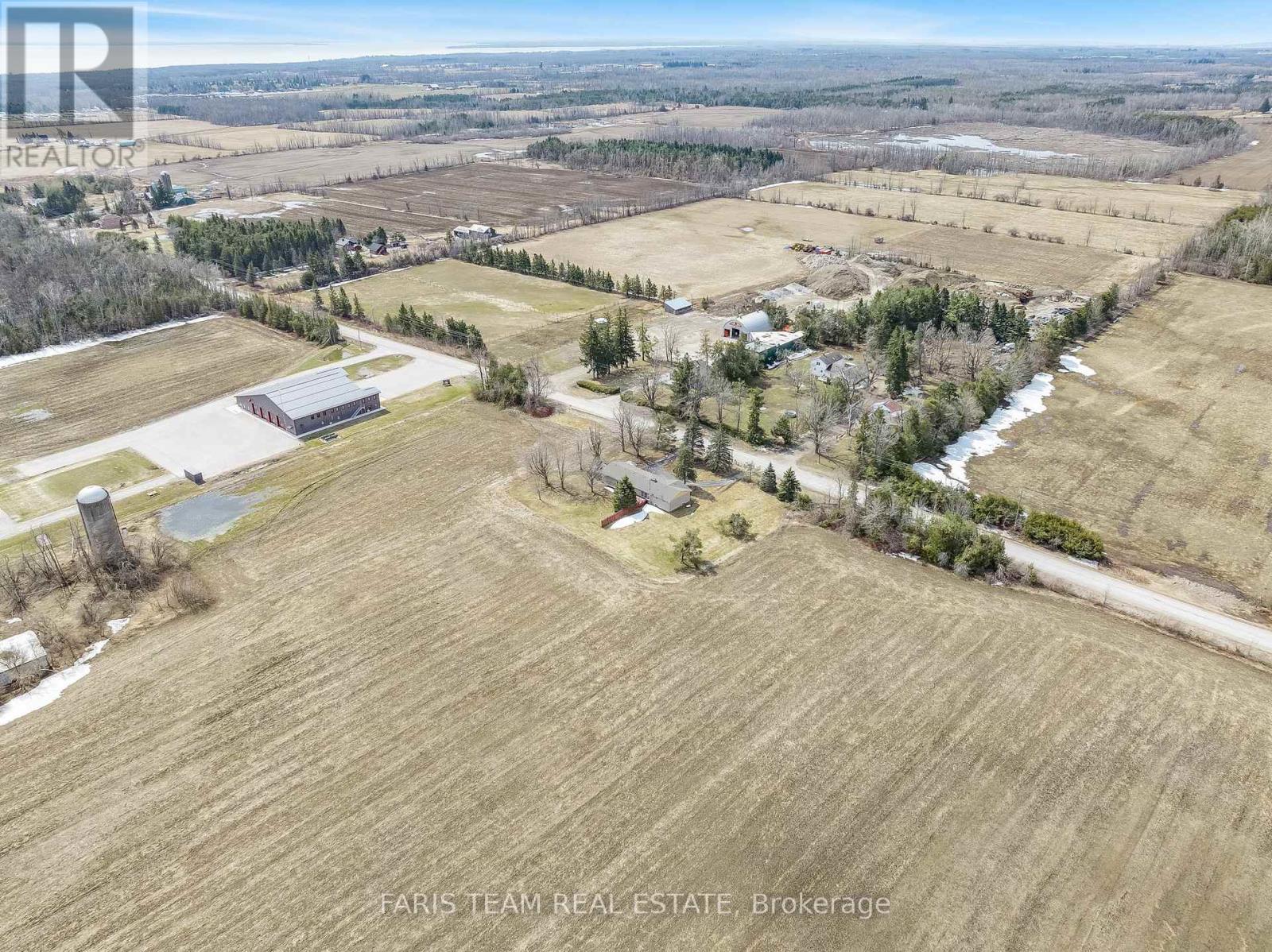 547 Line 11 N Property Photo 25