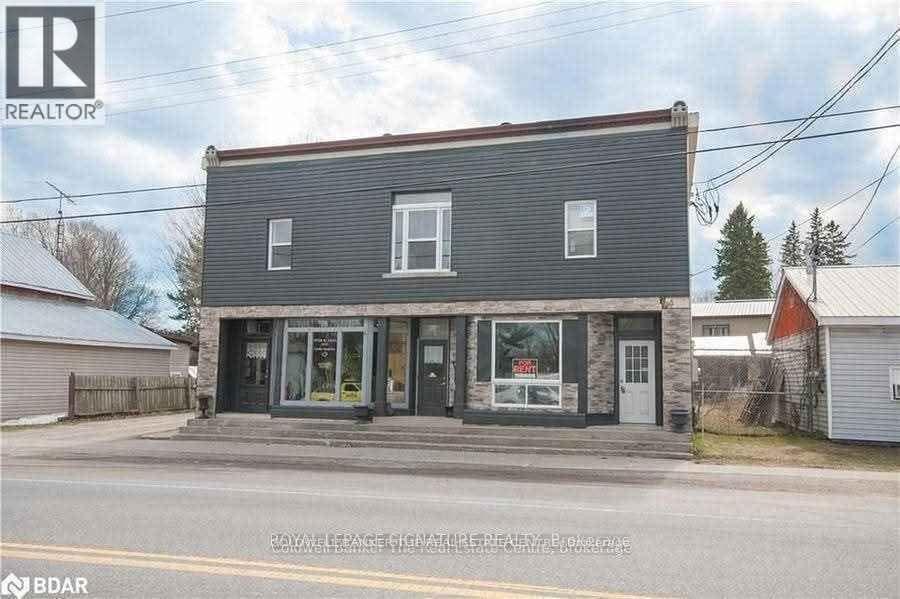 4570 Penetanguishene Road Property Photo 3