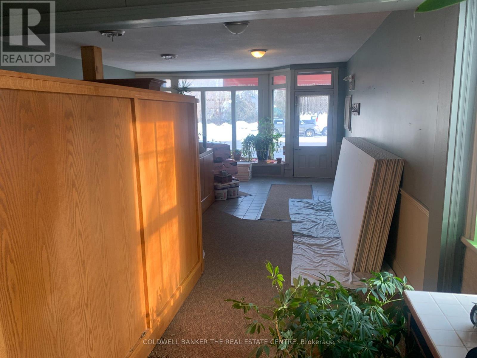 4570 Penetanguishene Road Property Photo 5