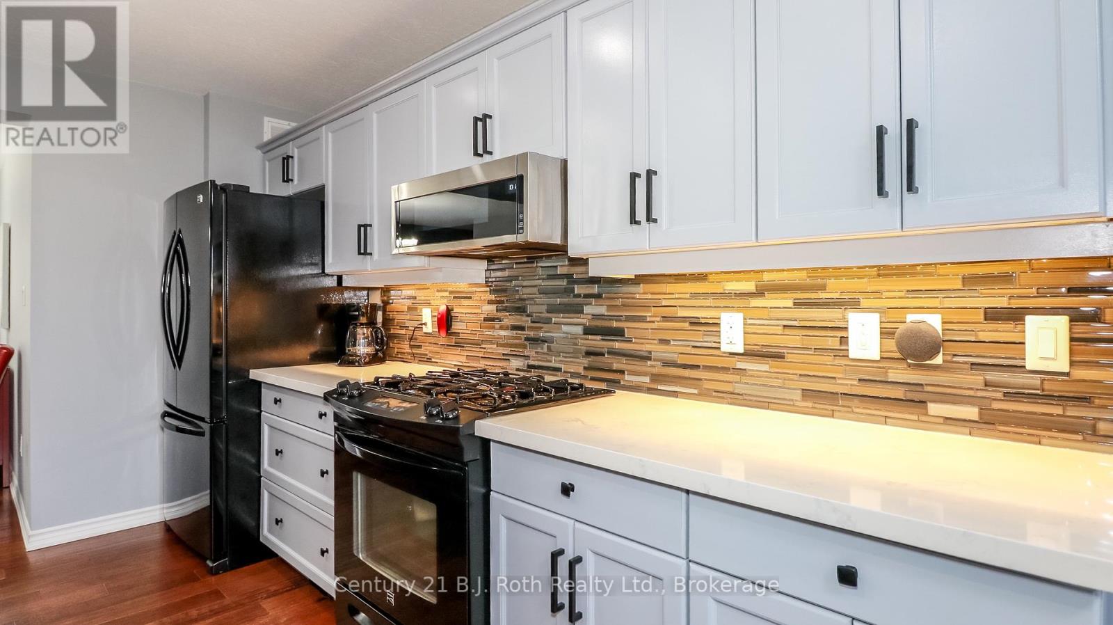 3031 Second Street Property Photo 9