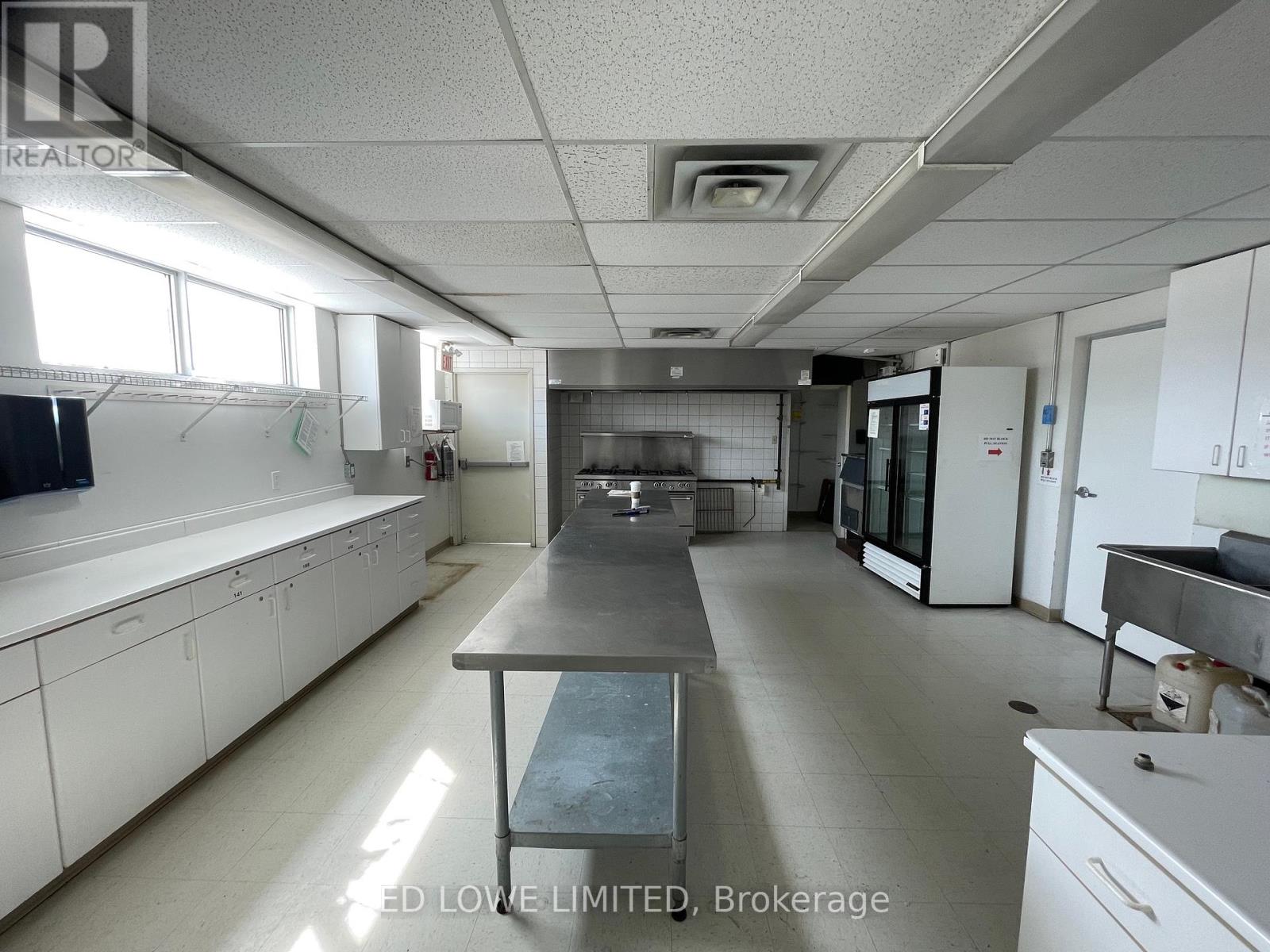 24 James Street E Property Photo 3