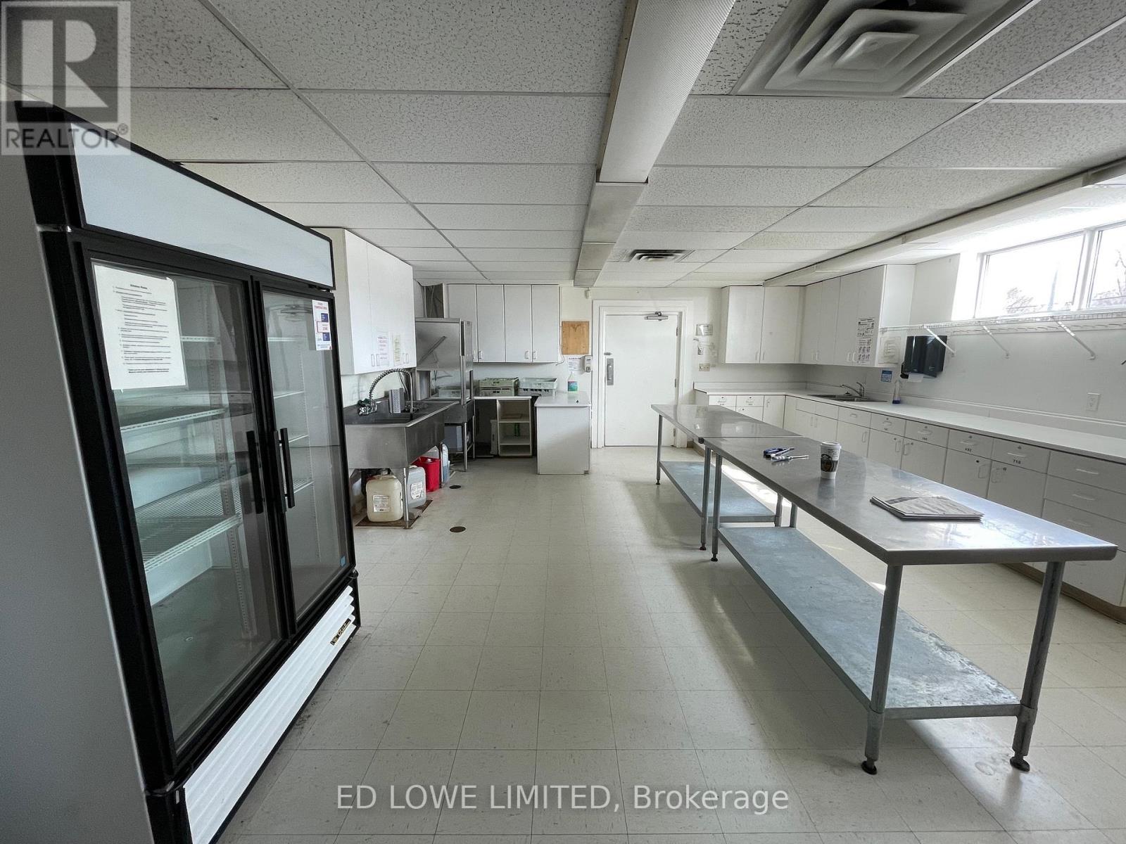 24 James Street E Property Photo 4