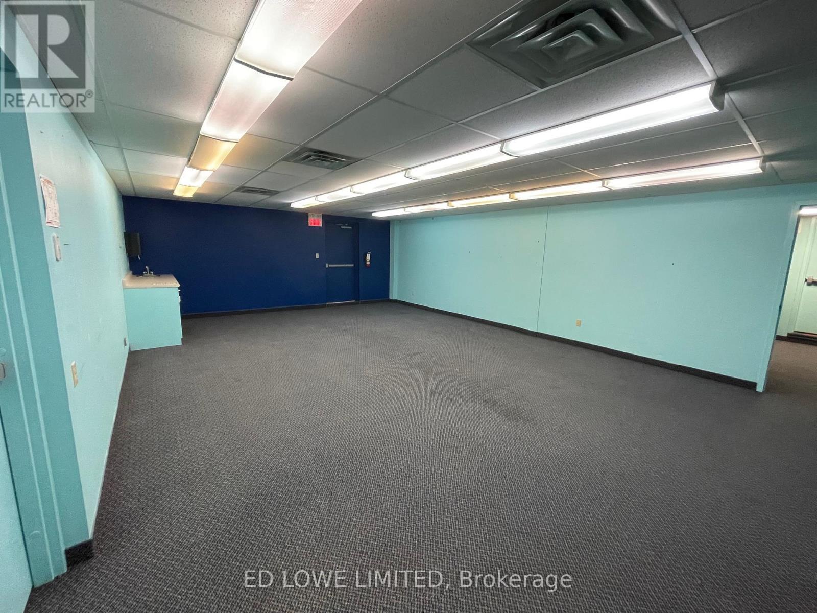 24 James Street E Property Photo 8