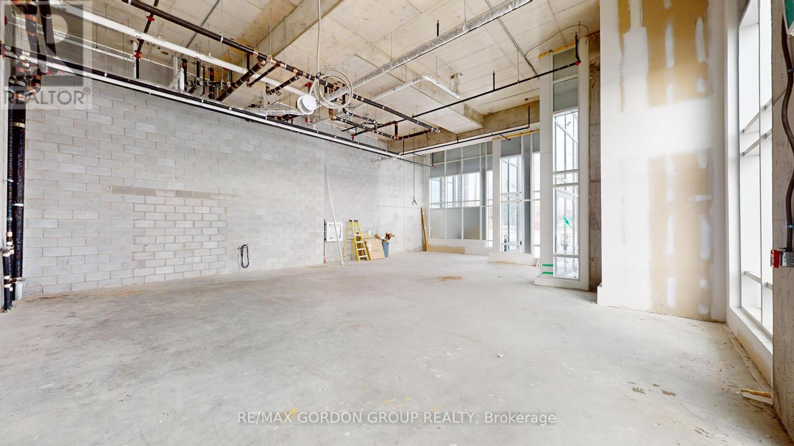 20&21 - 681 Yonge Street Property Photo 12