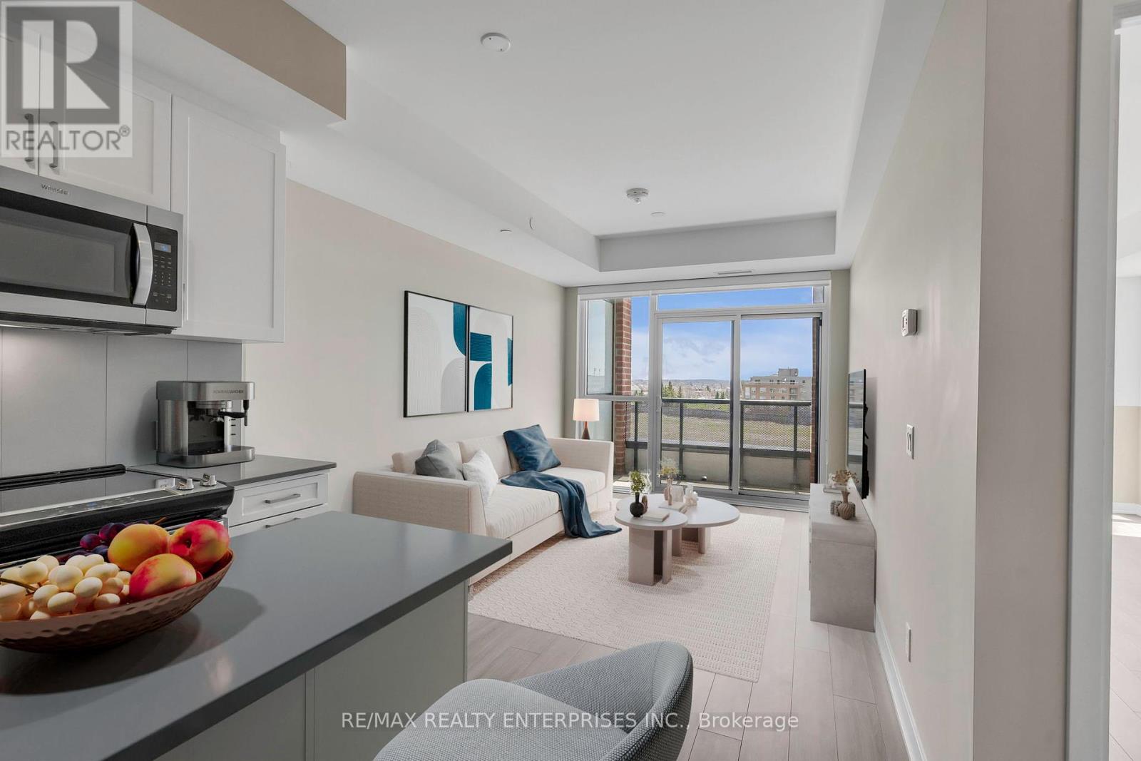 320 - 681 Yonge Street Property Photo 1