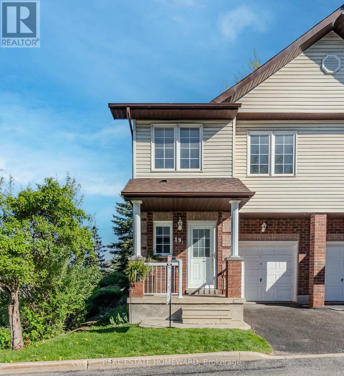 19 - 488 Yonge Street Property Photo 1