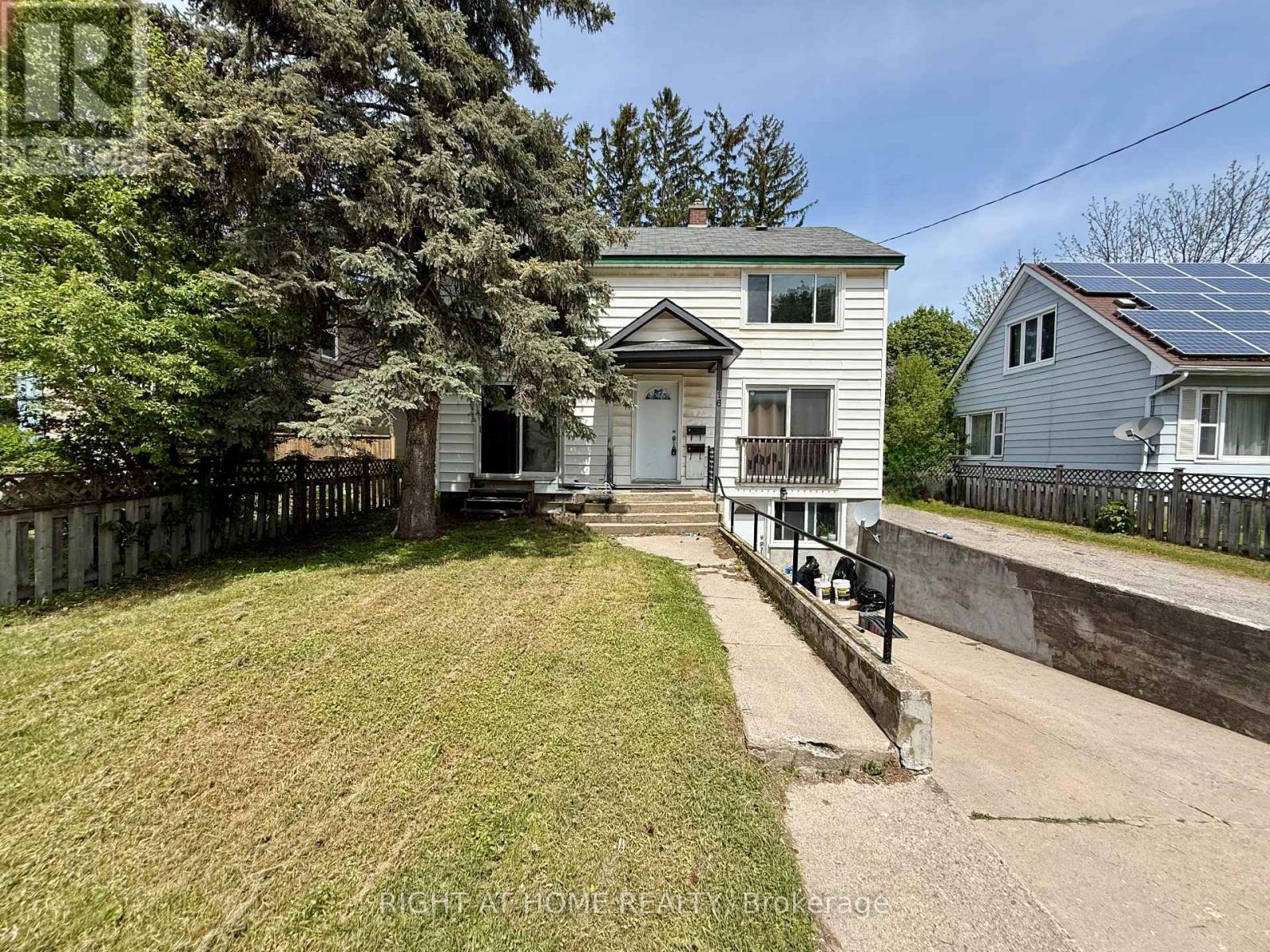 16 Dufferin Street Property Photo 1