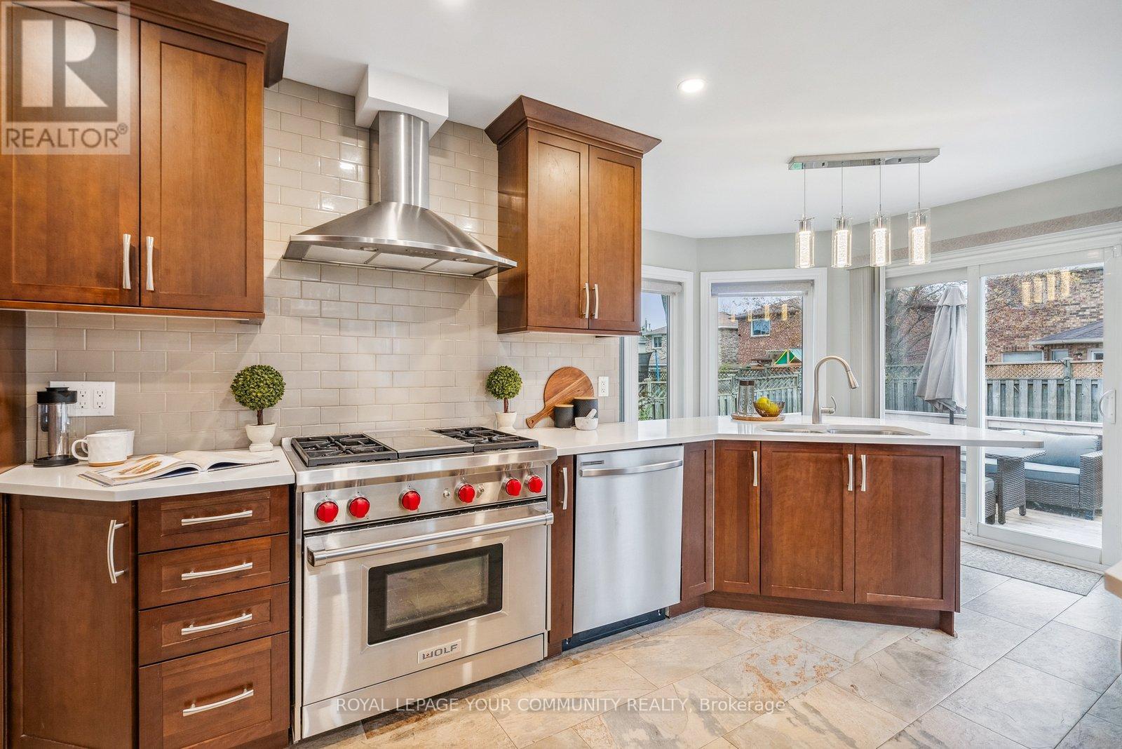 16 Grasett Crescent Property Photo 1