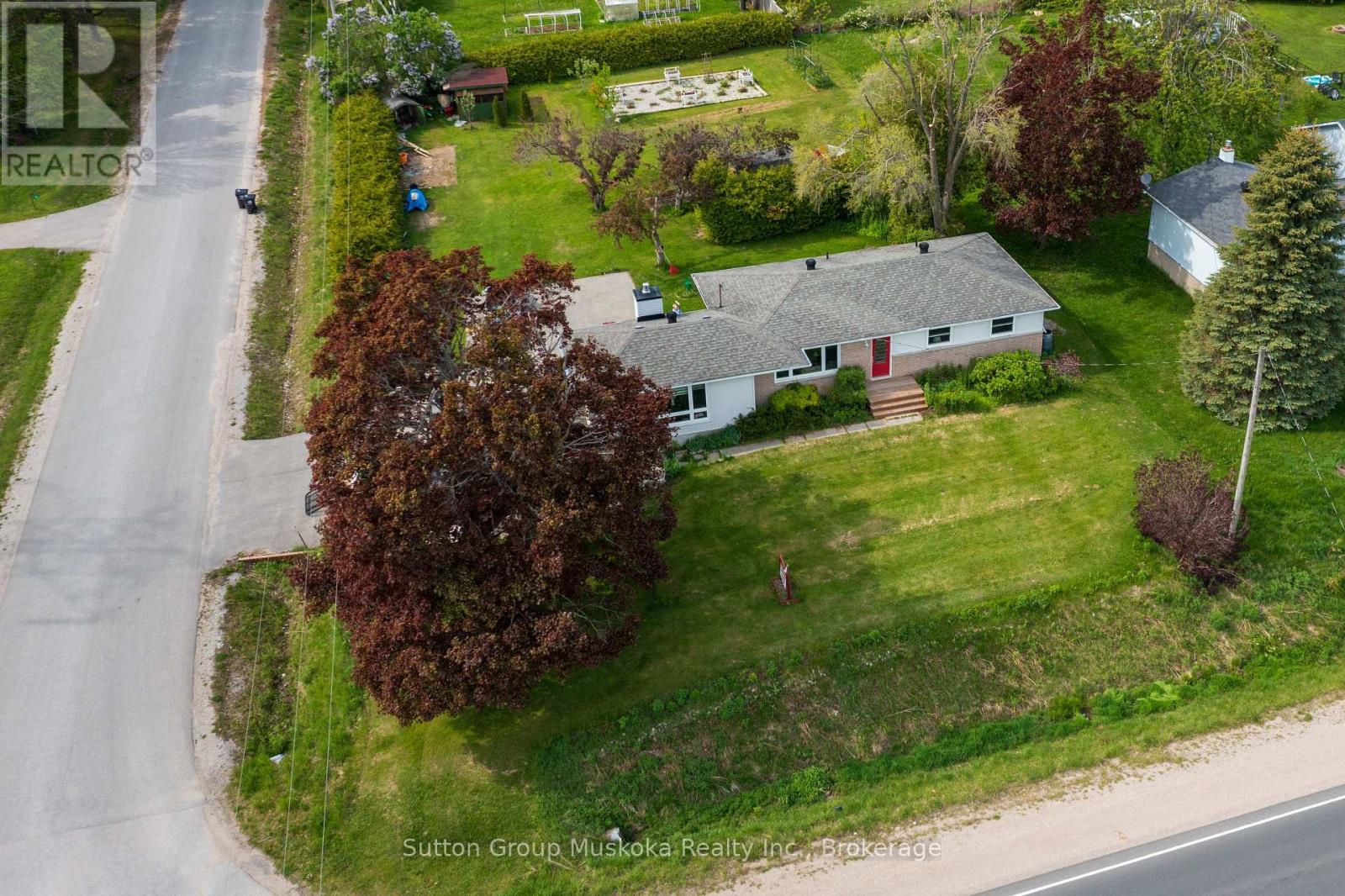 3 EDITH DRIVE Property Photo 1
