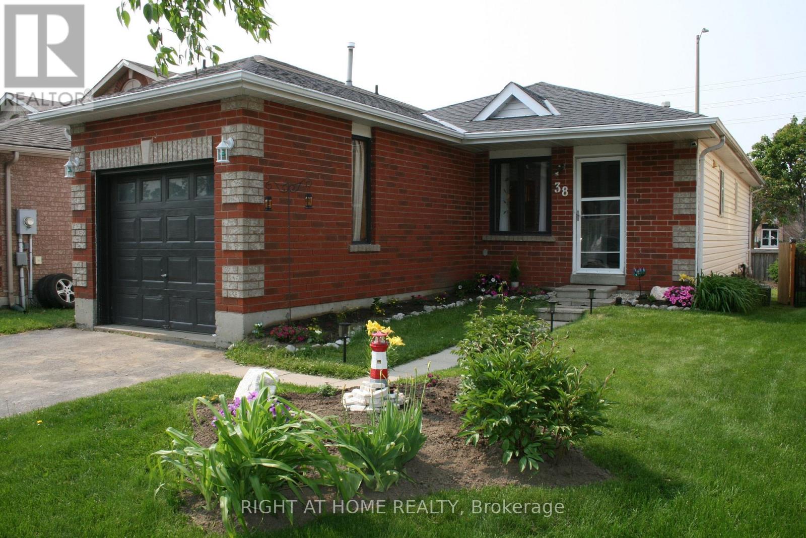 38 Garibaldi Drive Property Photo 1