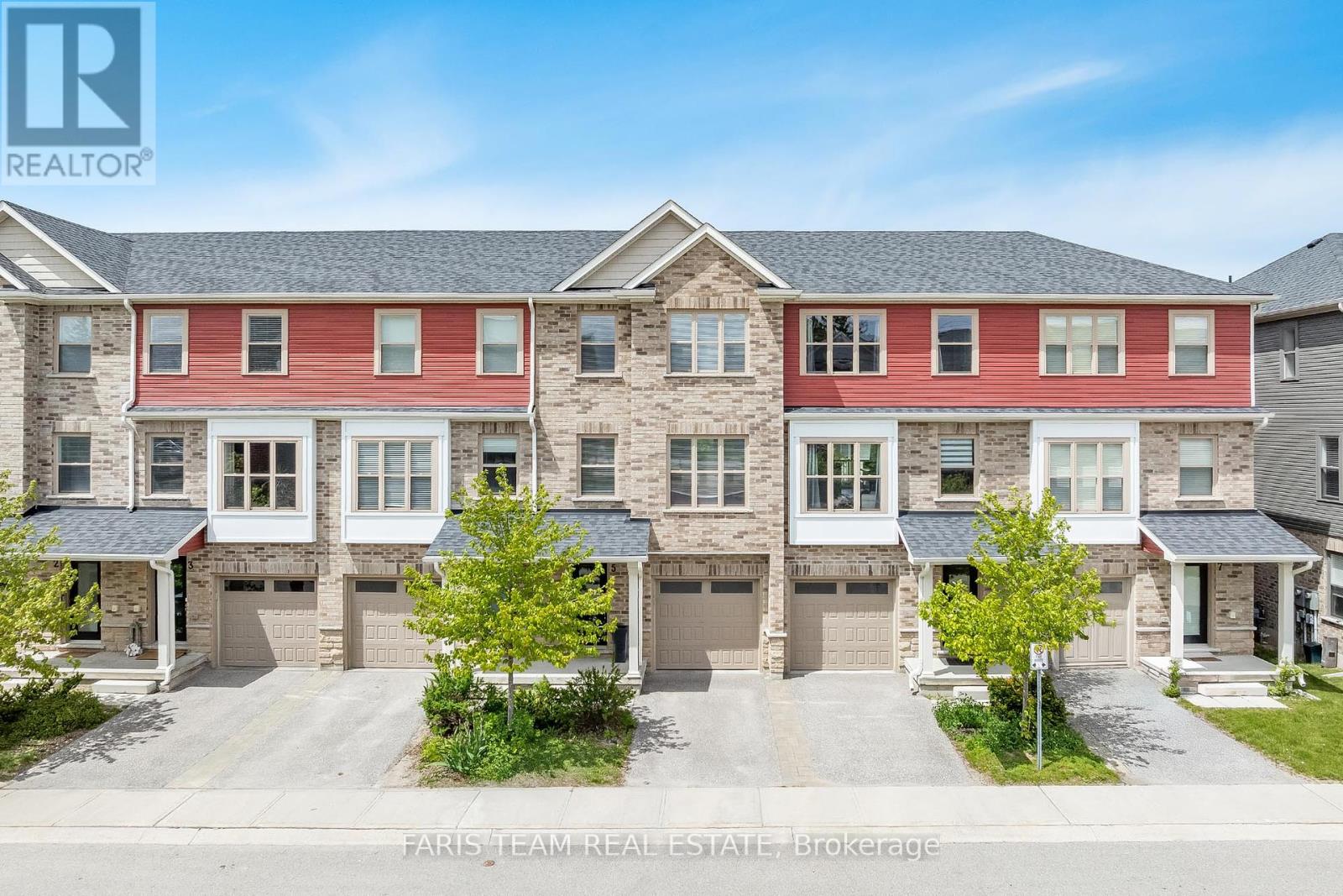 #5 - 1 Leggott Avenue Property Photo 1
