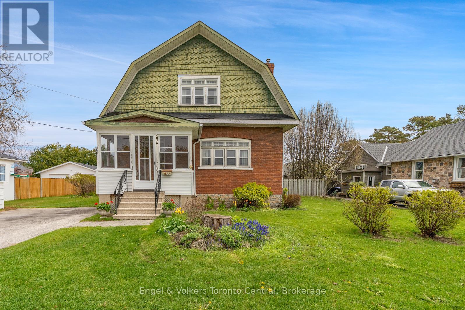 299 NAPIER STREET Property Photo 1