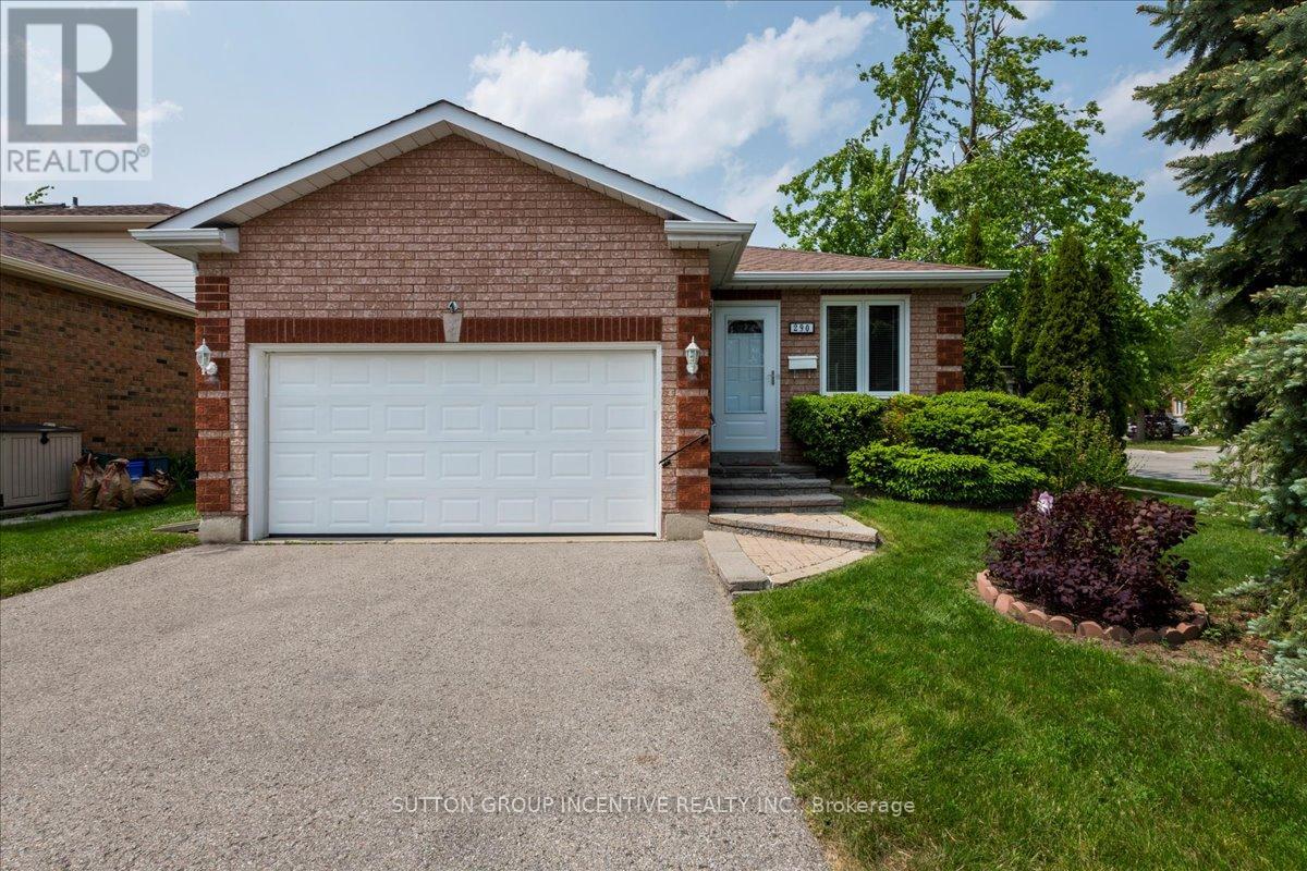 290 Cundles Road W Property Photo 1