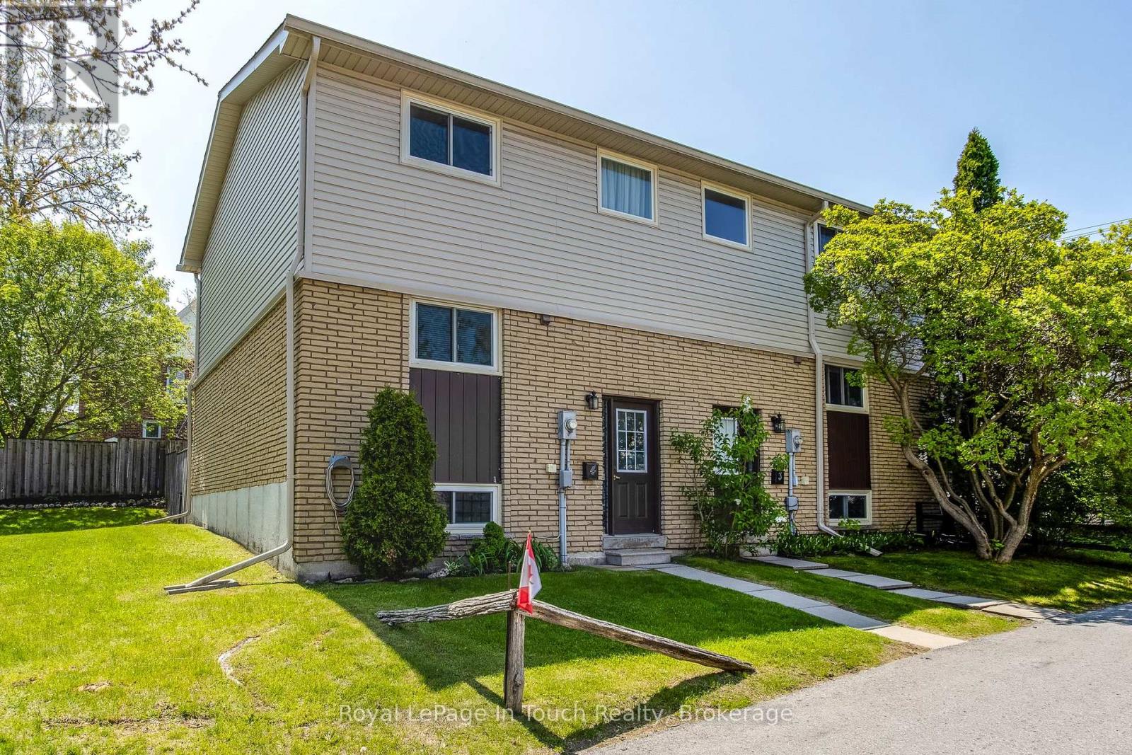 4 - 233 Innisfil Street Property Photo 1