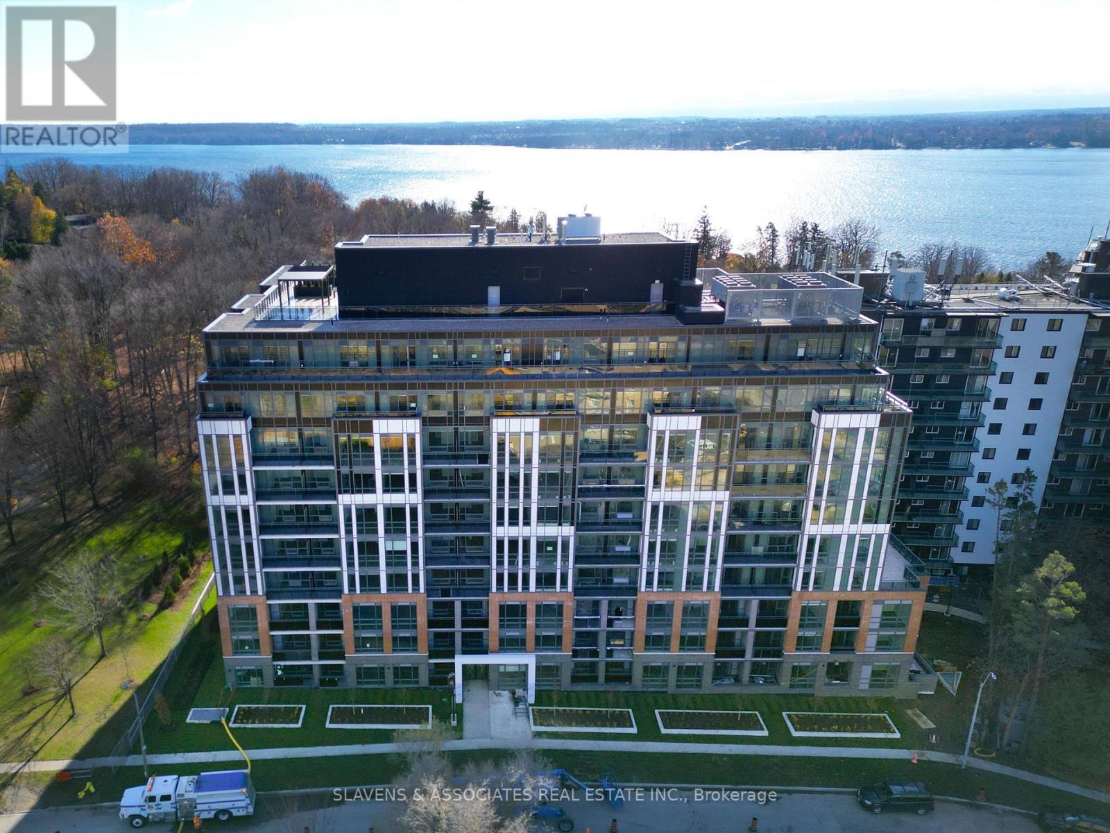 814 - 41 Johnson Street Property Photo 2