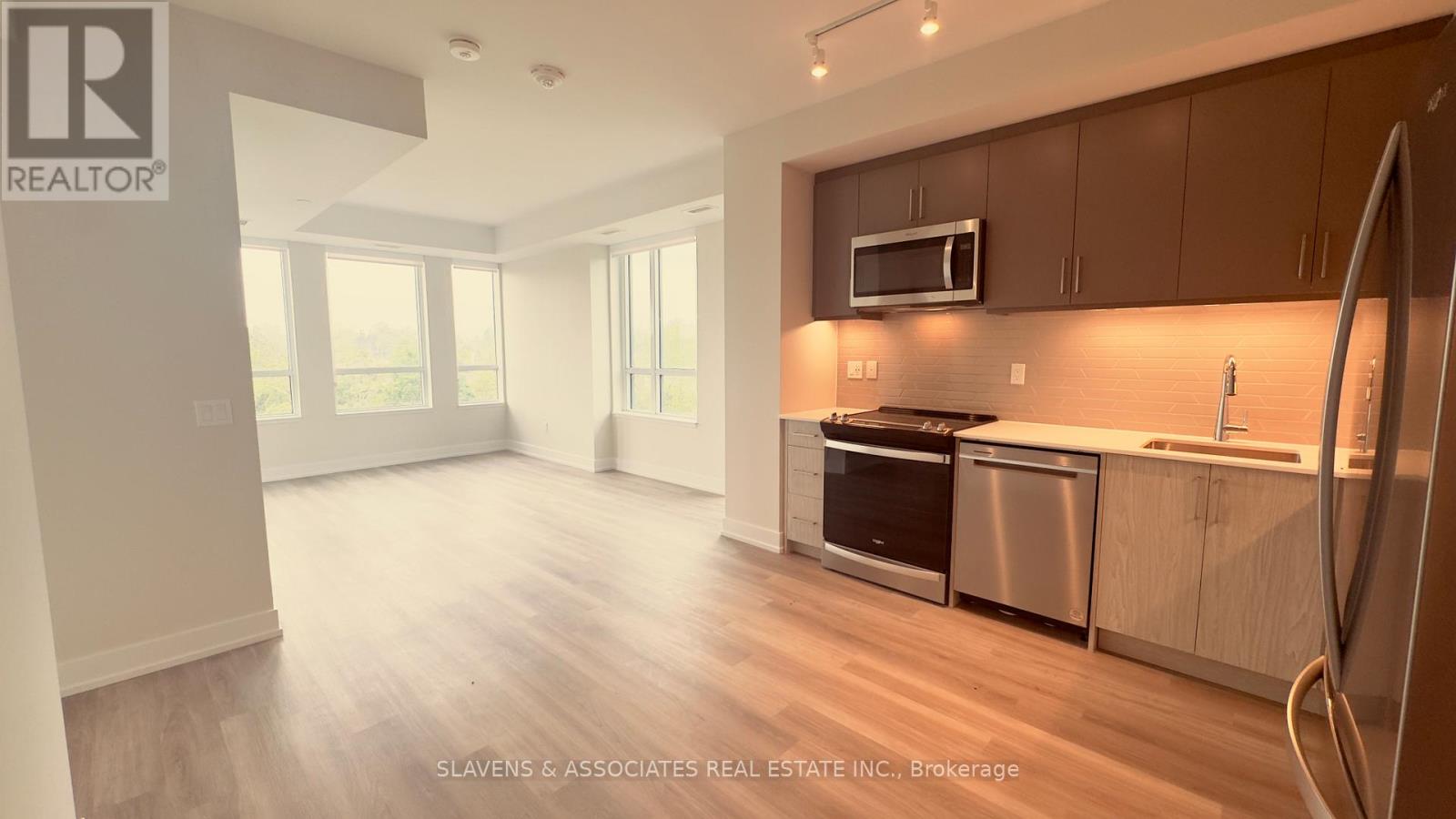 814 - 41 Johnson Street Property Photo 5