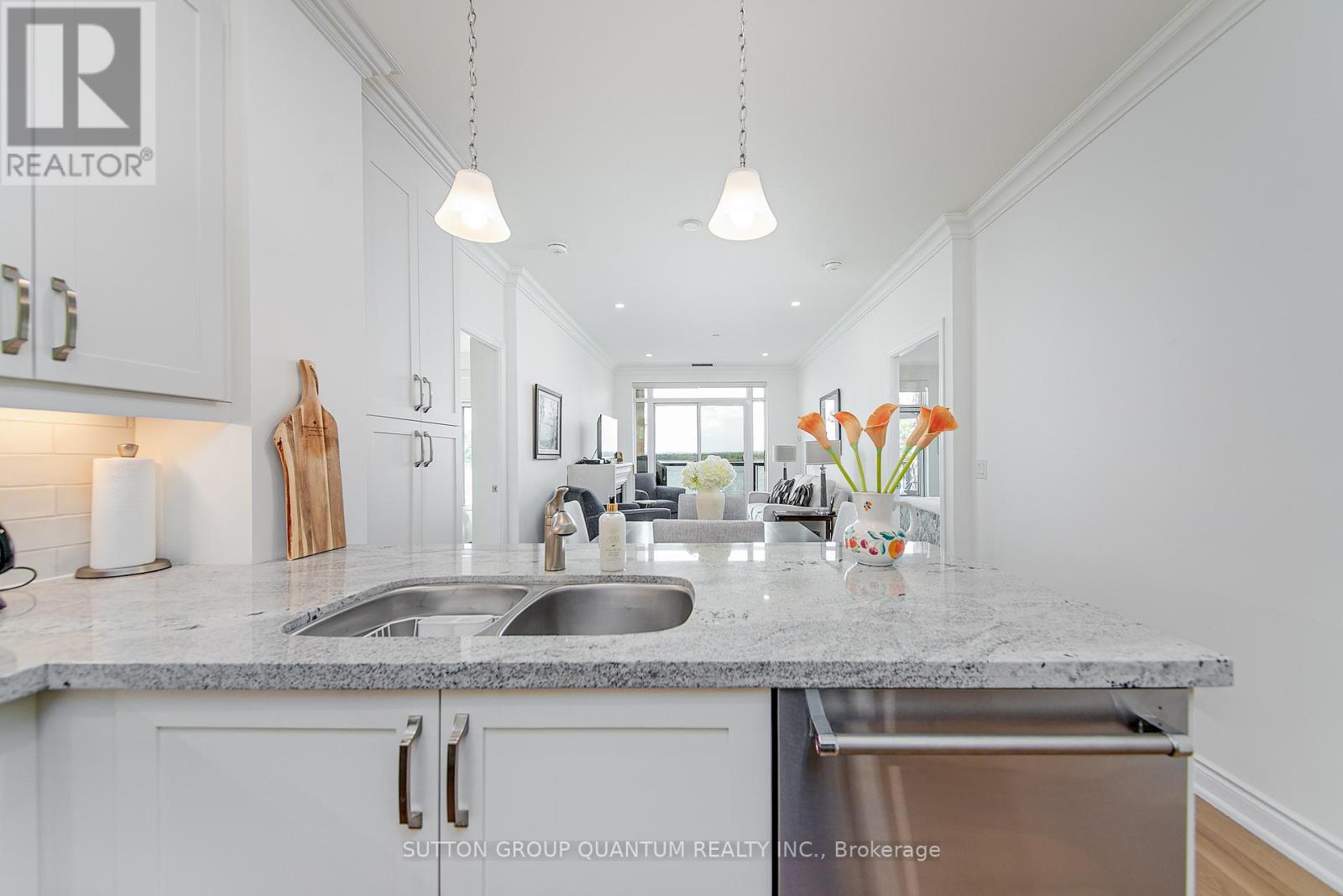 210 - 90 Orchard Point Road Property Photo 8