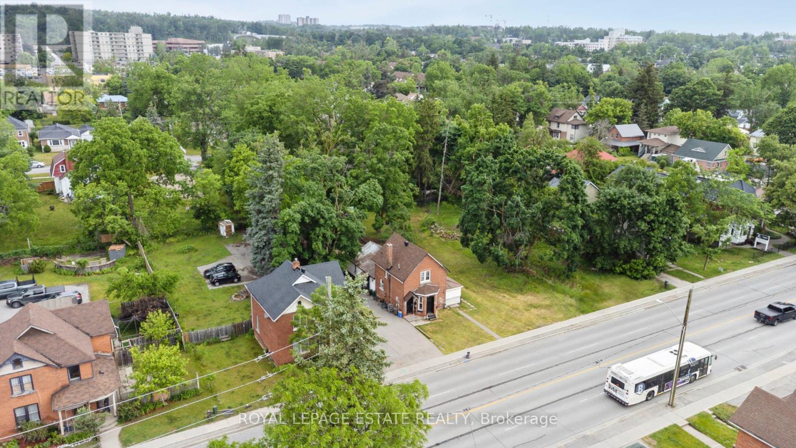 226 Dunlop Street W Property Photo 1