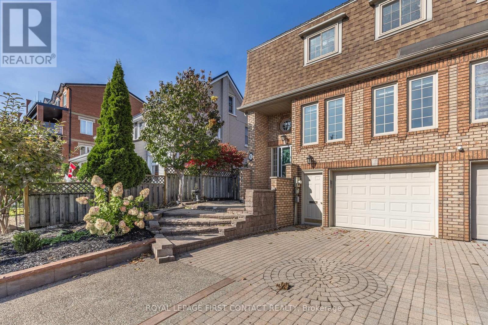 36 Kempenfelt Drive Property Photo 1