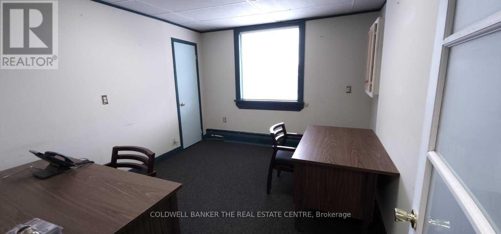 284 Dunlop Street W Property Photo 1