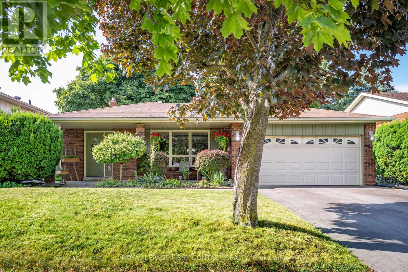 10 Grand Place Property Photo 1