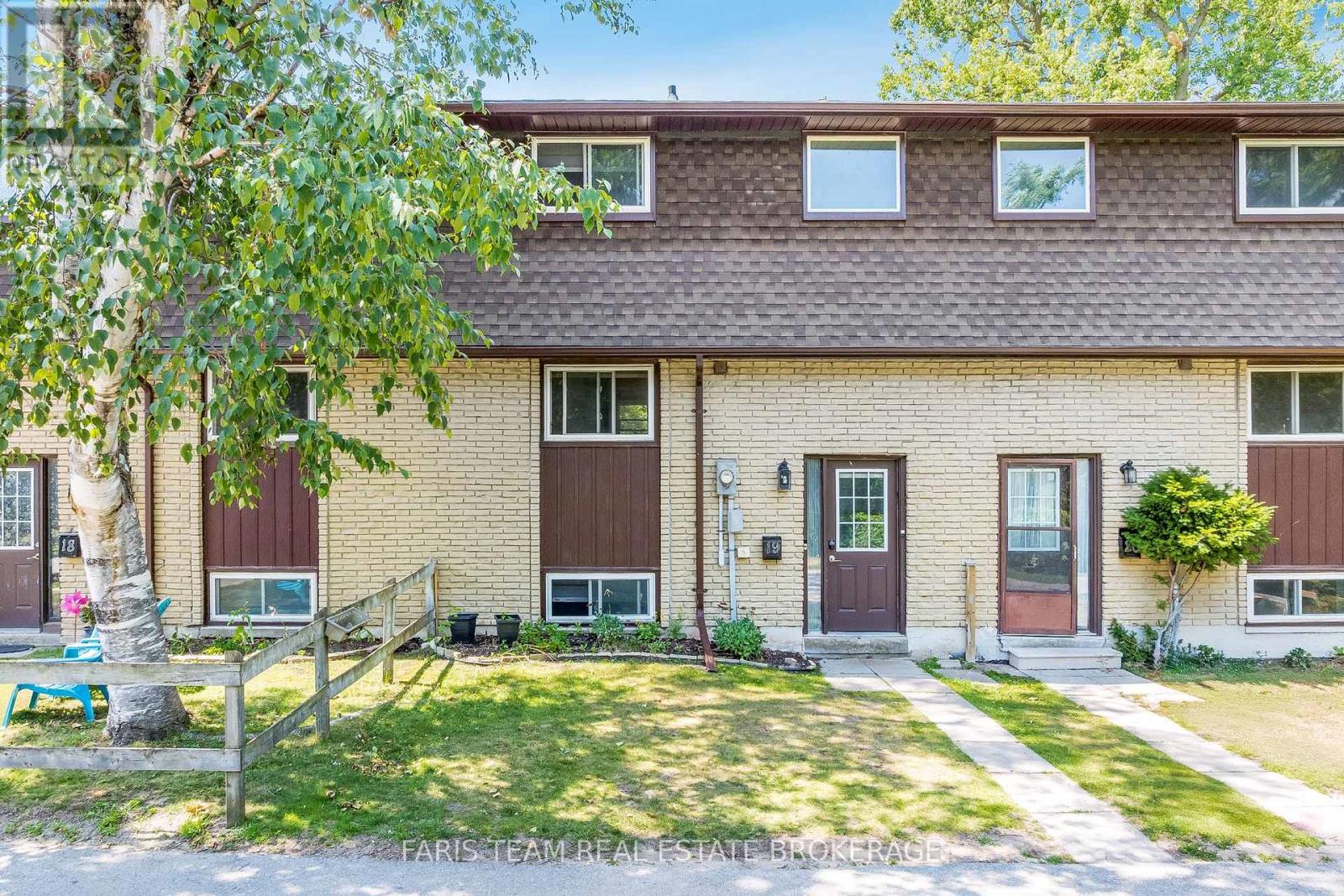19 - 233 Innisfil Street Property Photo 1