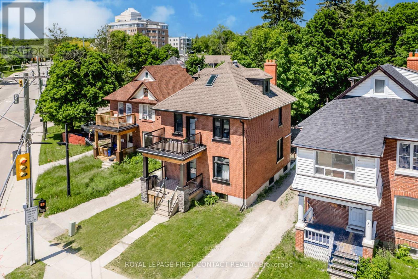 40 Sophia Street W Property Photo 1