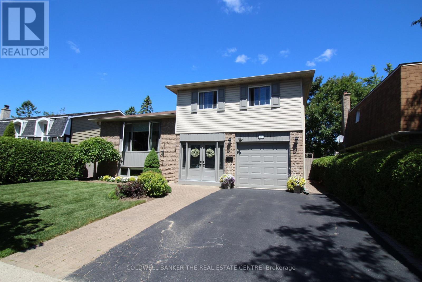 60 Chieftain Crescent Property Photo 1