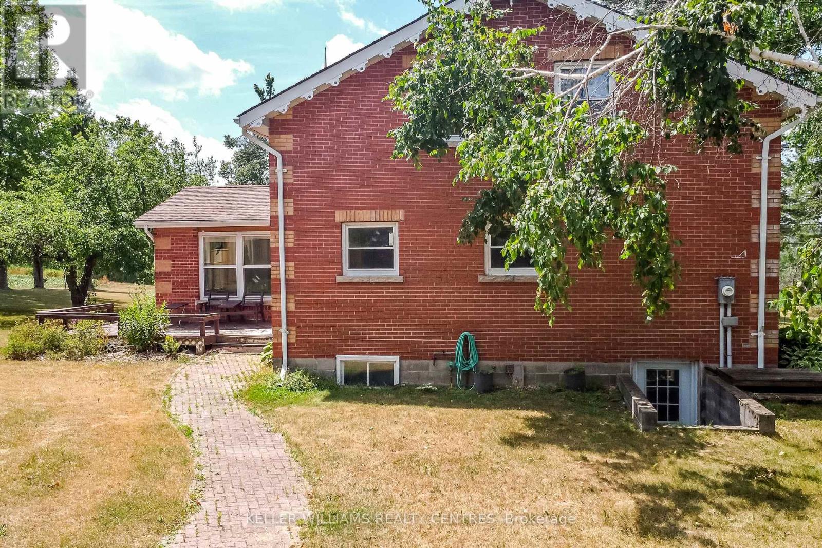 2928 12 Line N Property Photo 7