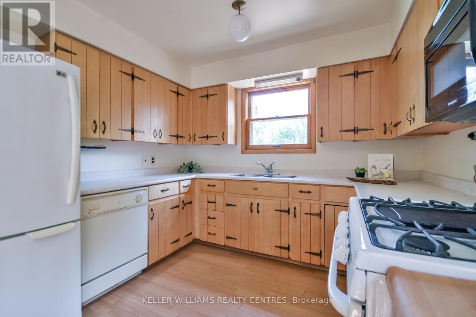 2928 12 Line N Property Photo 14