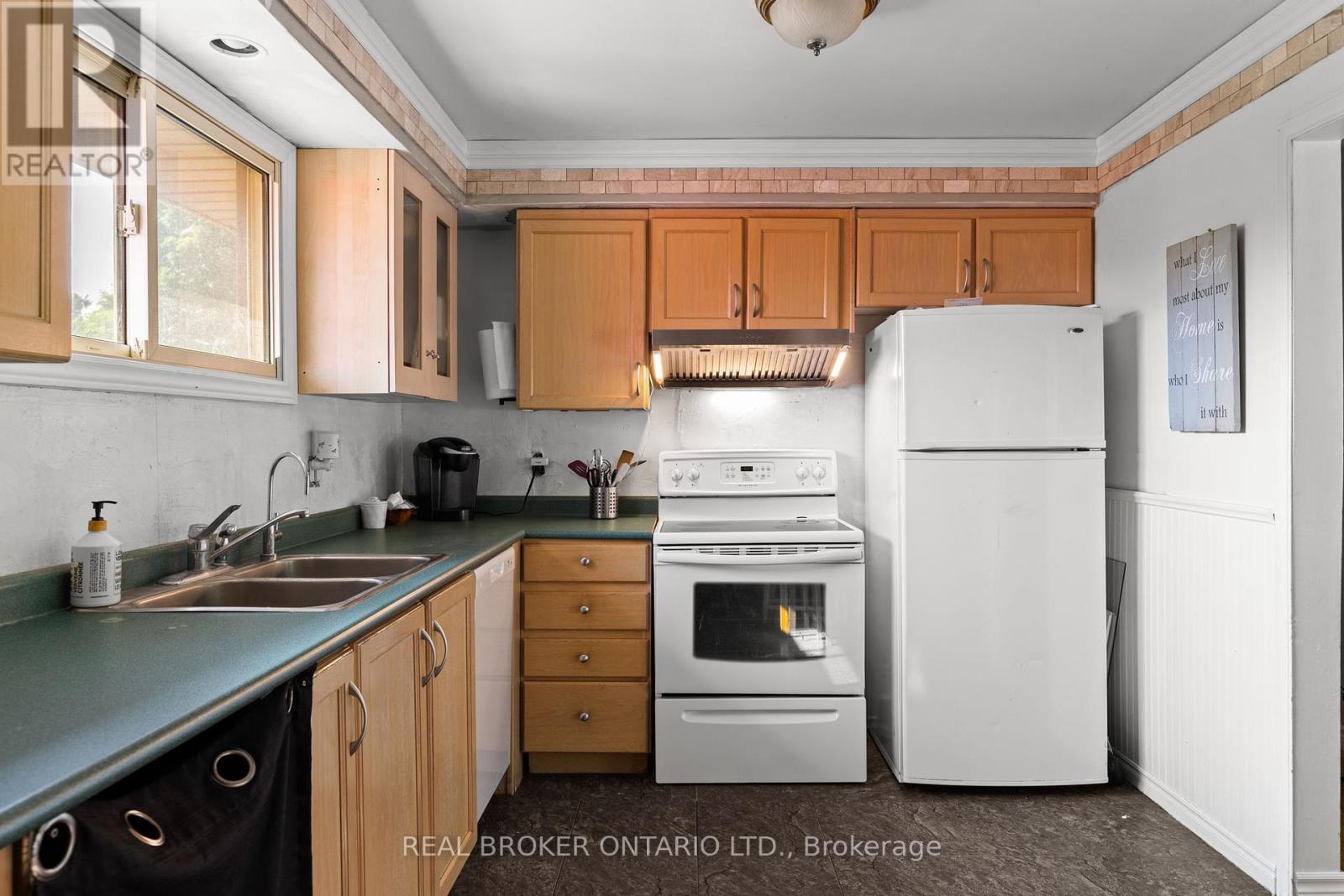 12 Olive Drive Property Photo 9