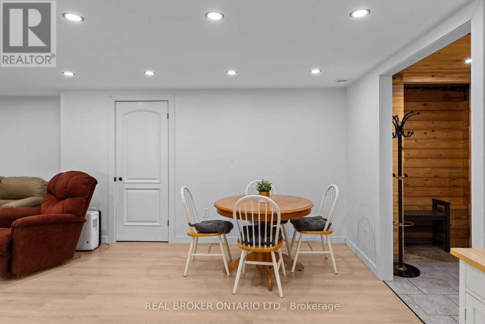 12 Olive Drive Property Photo 18