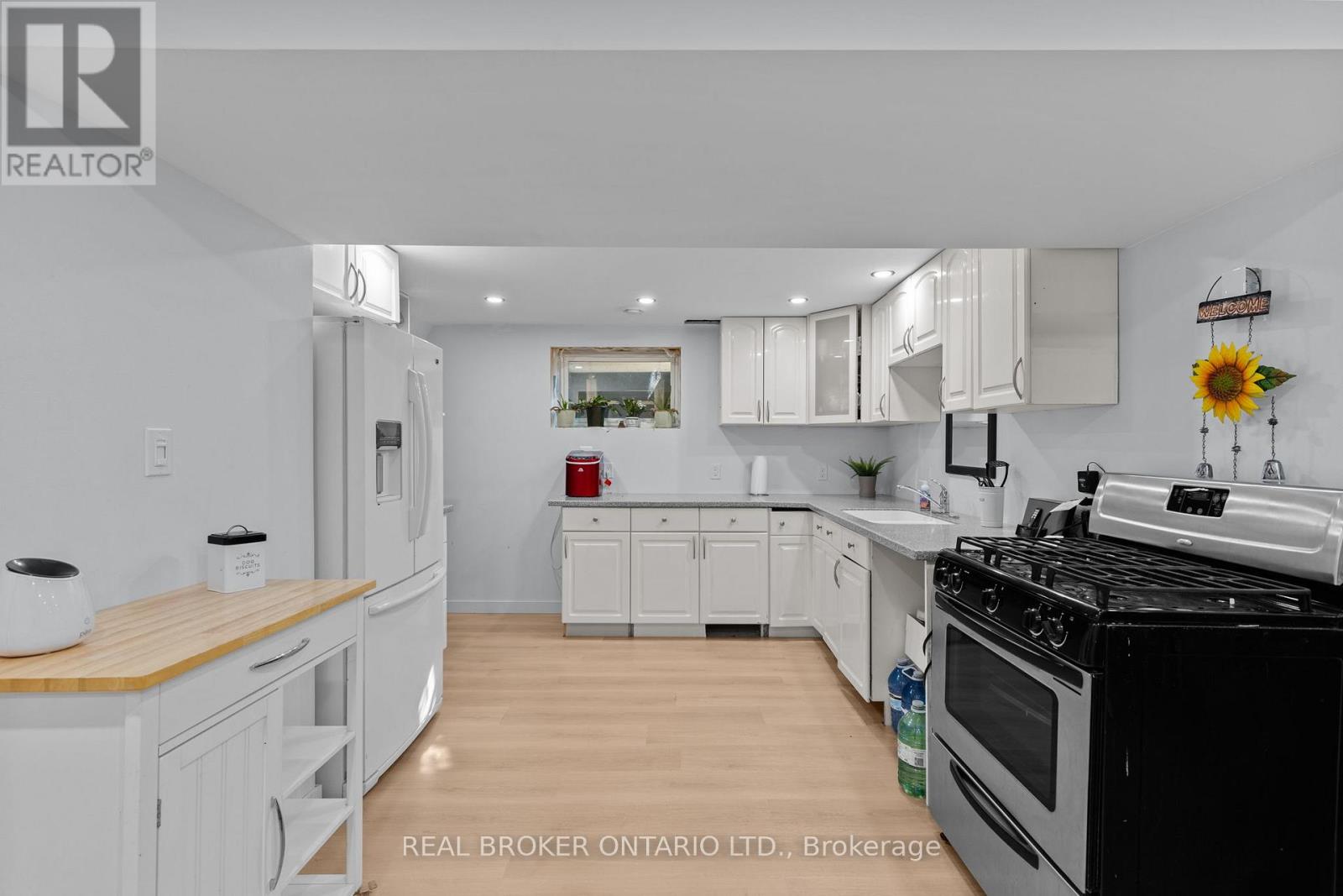 12 Olive Drive Property Photo 22