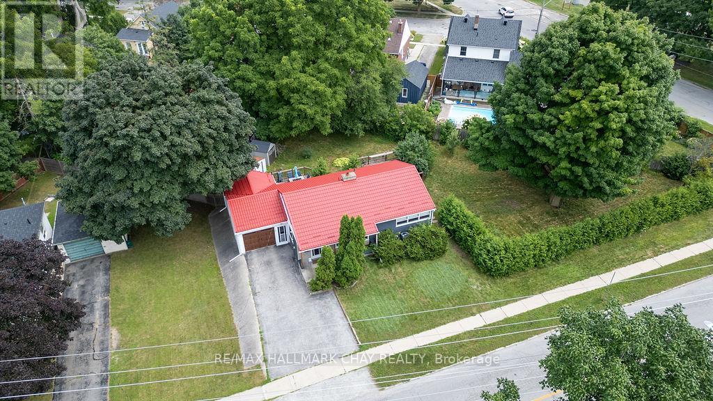 325 Innisfil Street Property Photo 1
