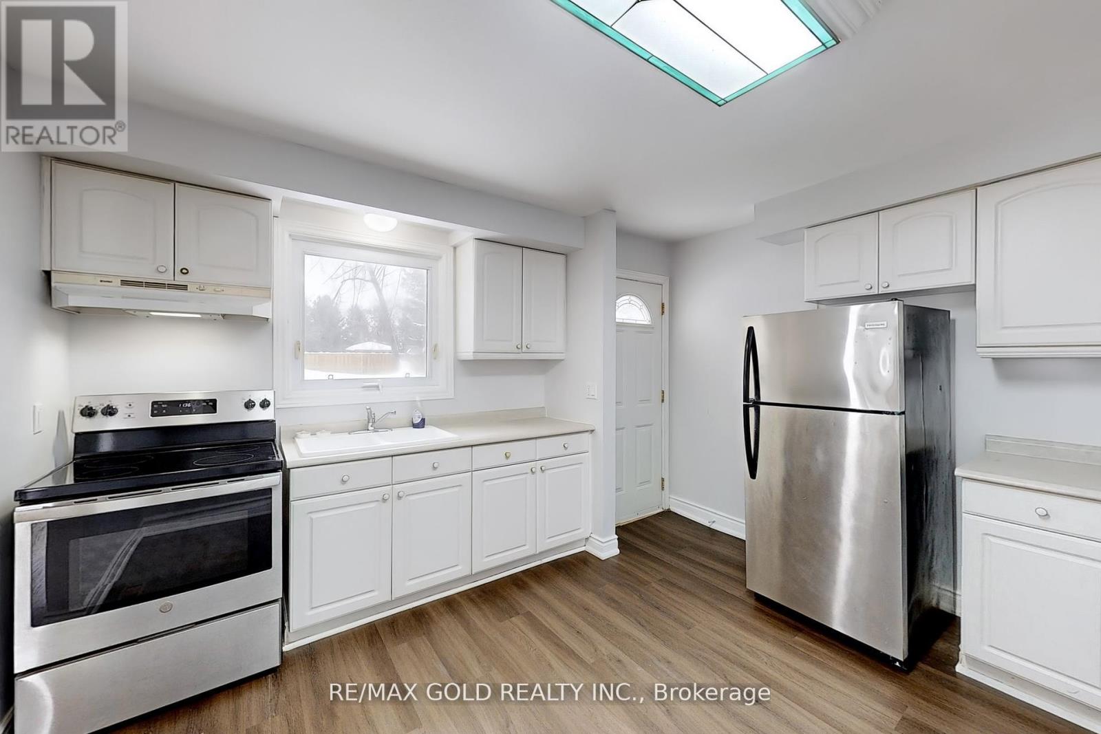 Main - 205 Cherry Court Property Photo 7