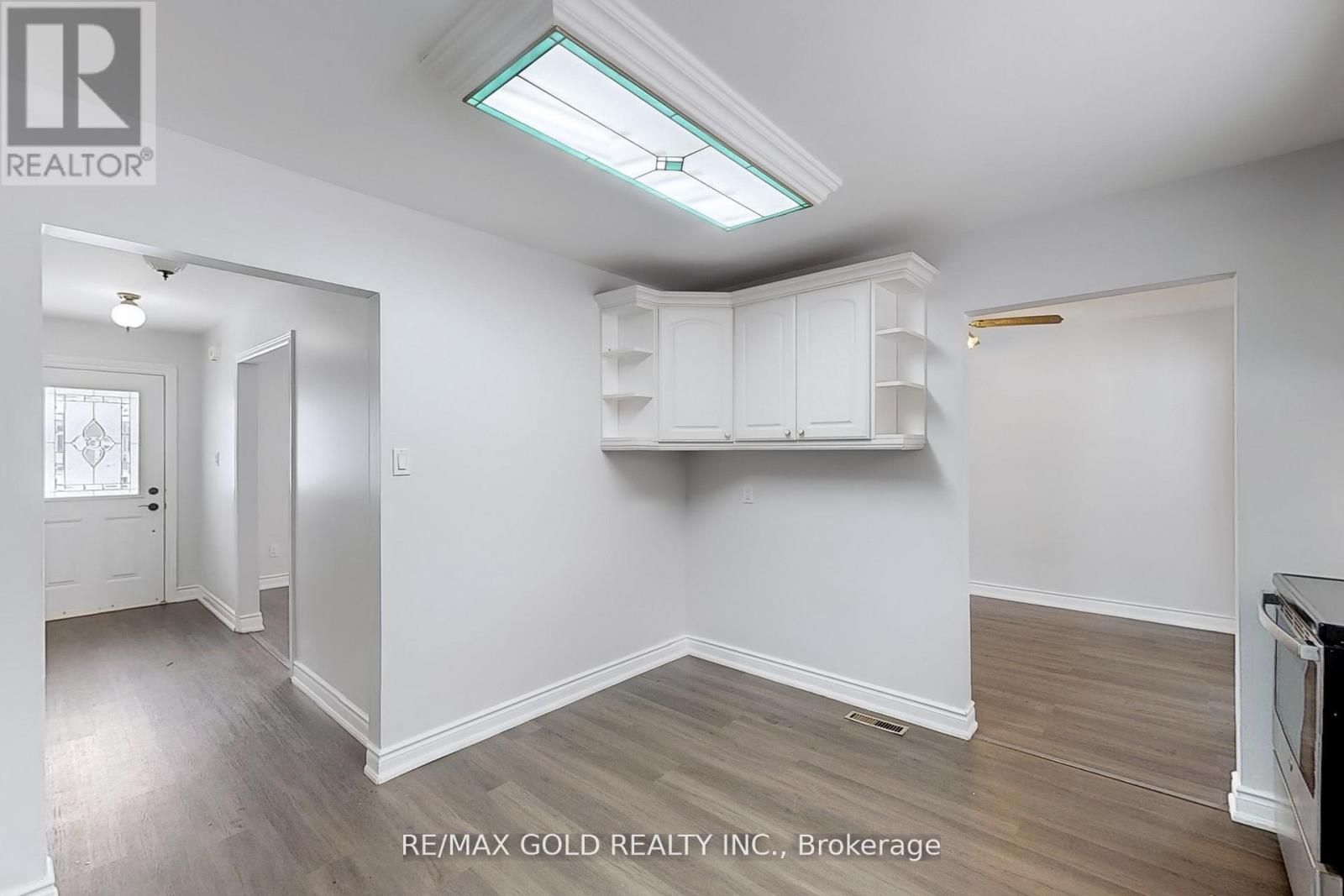 Main - 205 Cherry Court Property Photo 10