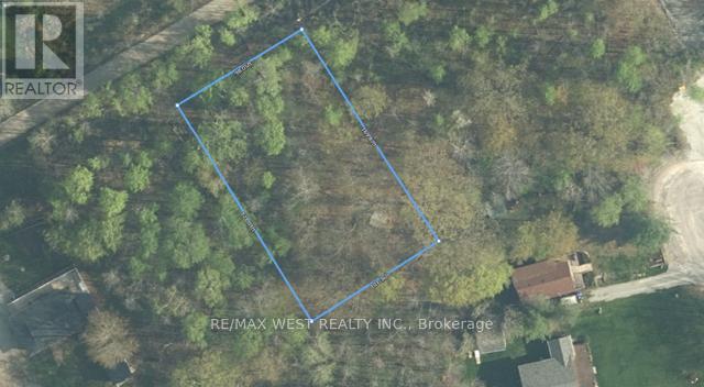 8 Crescent Drive Property Photo 2
