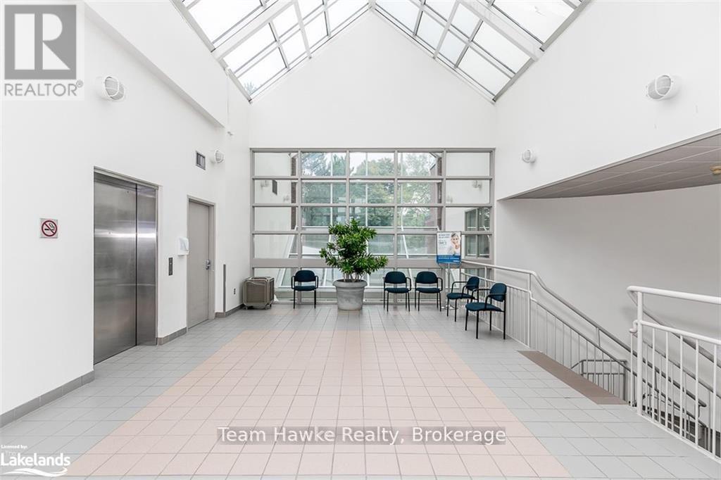 204 - 240 Penetanguishene Road Property Photo 12