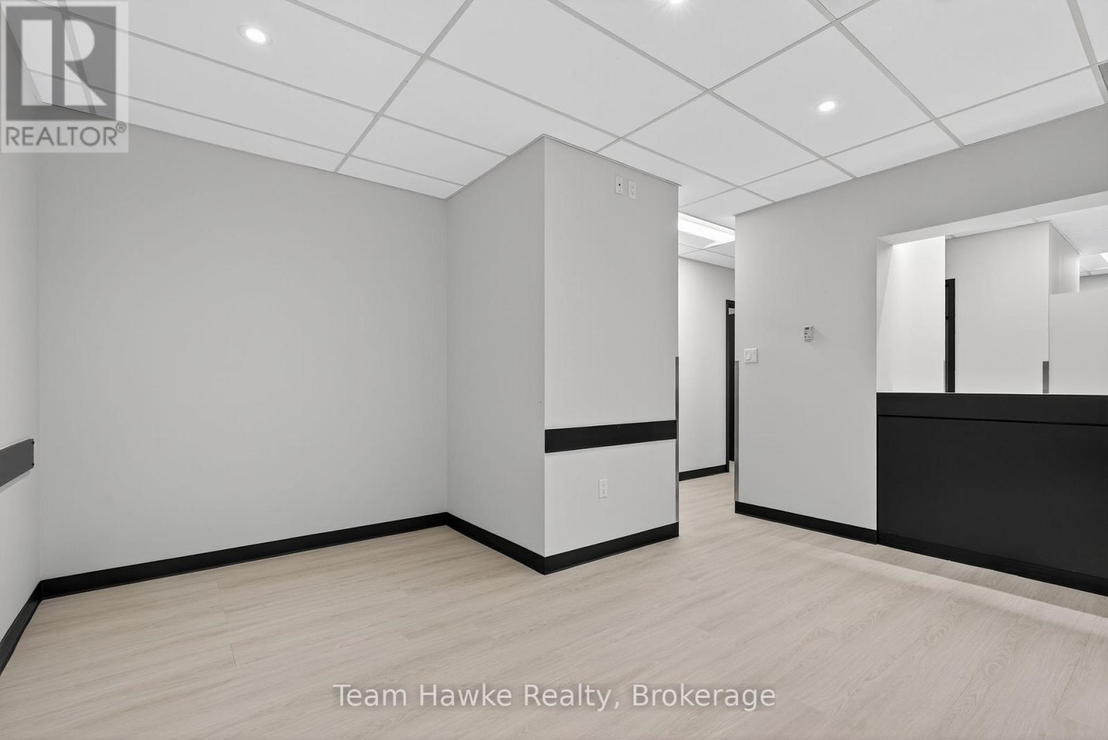 204 - 240 Penetanguishene Road Property Photo 14