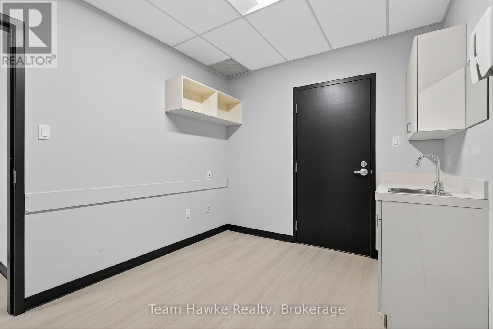 204 - 240 Penetanguishene Road Property Photo 18