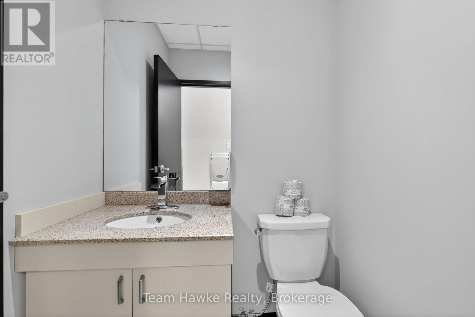 204 - 240 Penetanguishene Road Property Photo 26
