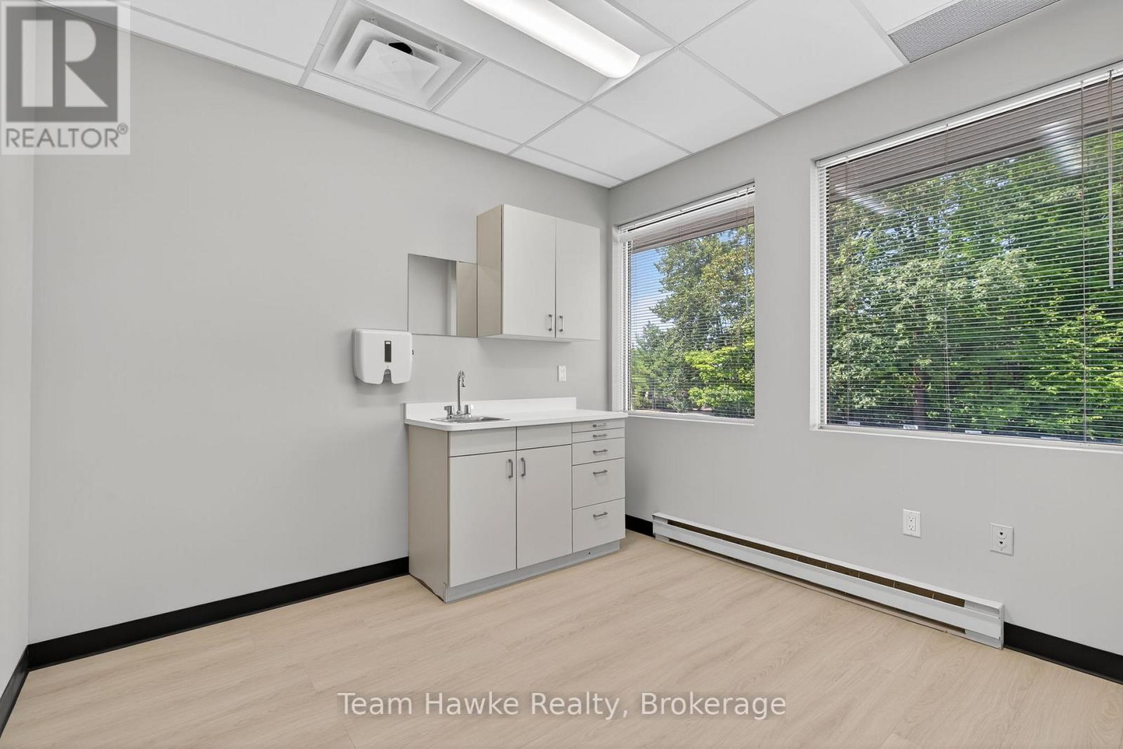 204 - 240 Penetanguishene Road Property Photo 27