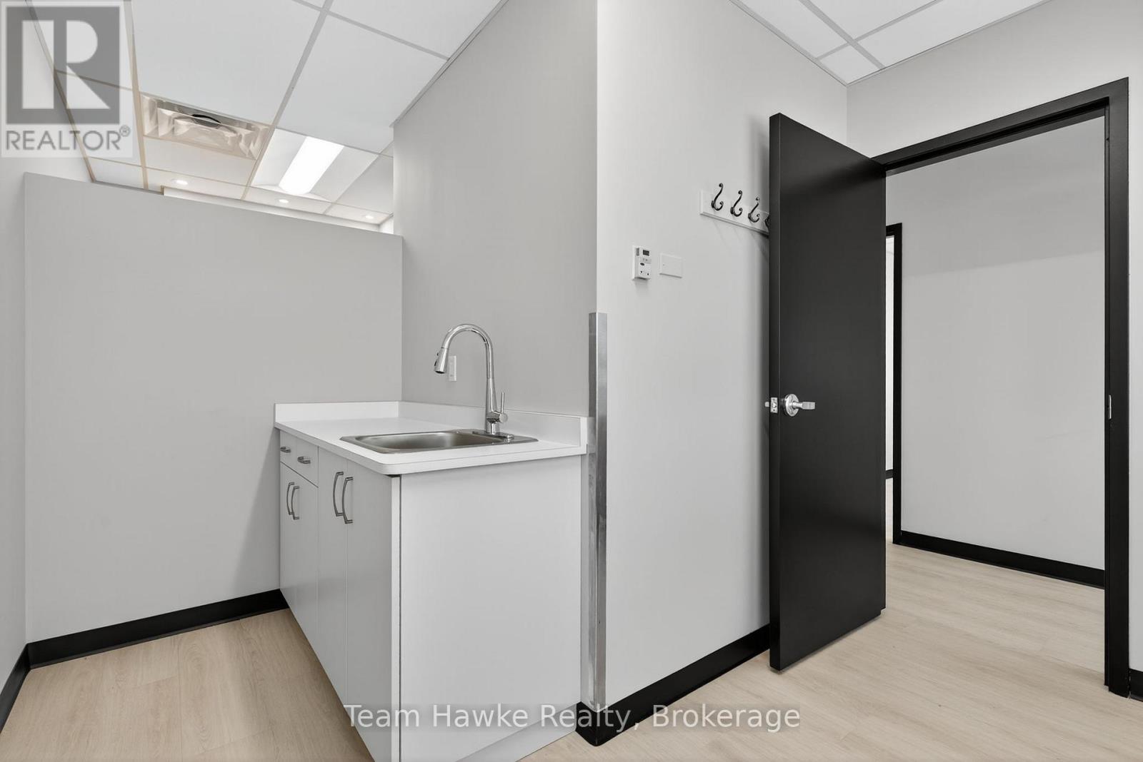 204 - 240 Penetanguishene Road Property Photo 30