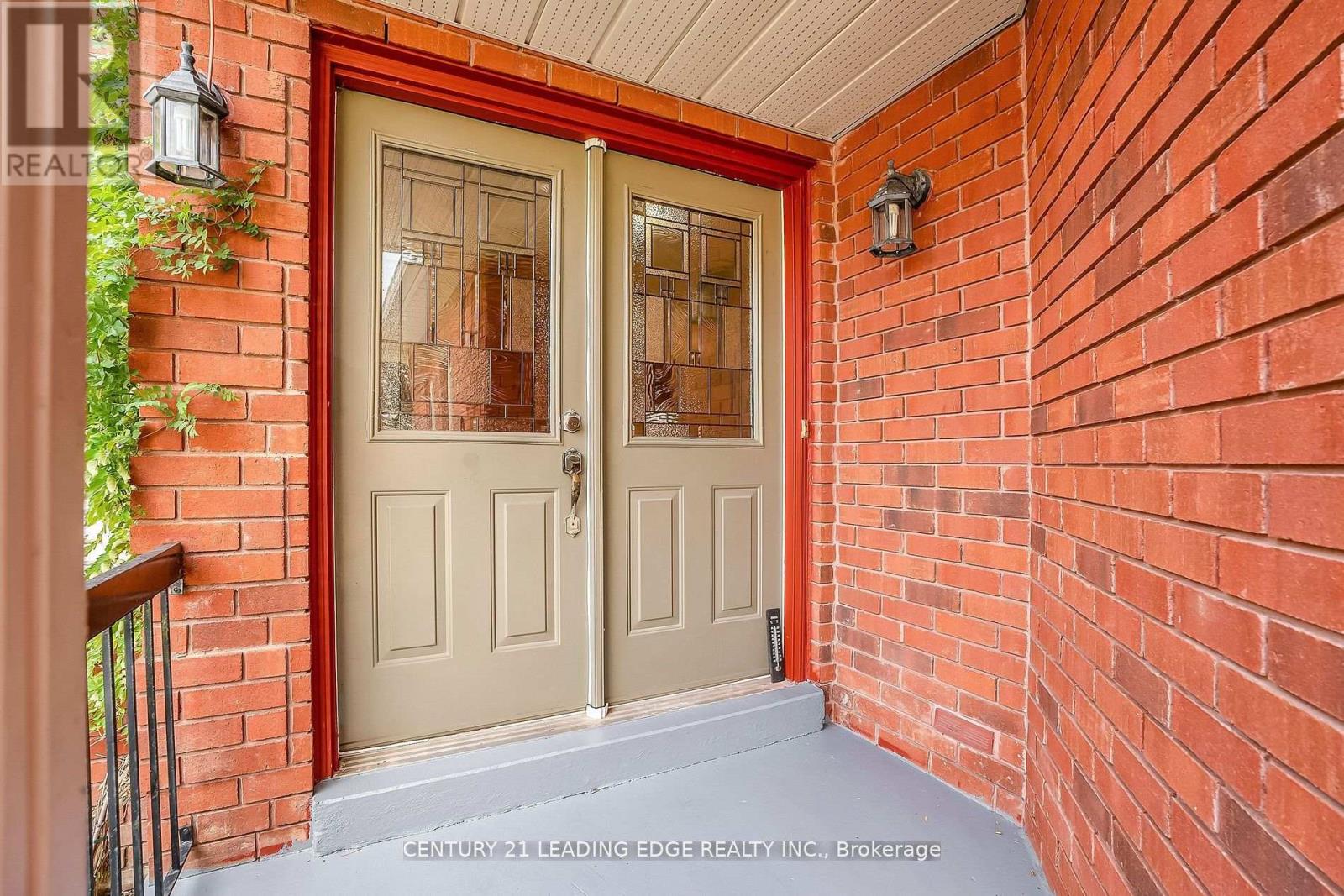 21 Brushwood Crescent Property Photo 2