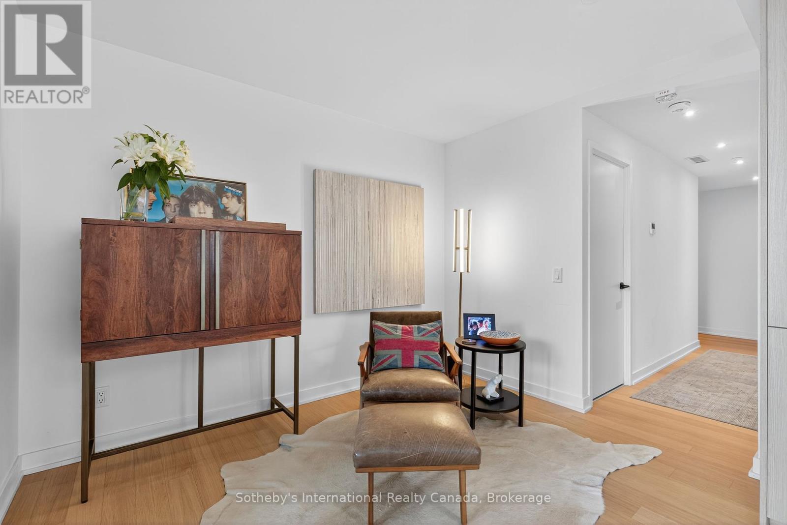224 - 31 Huron Street Property Photo 5