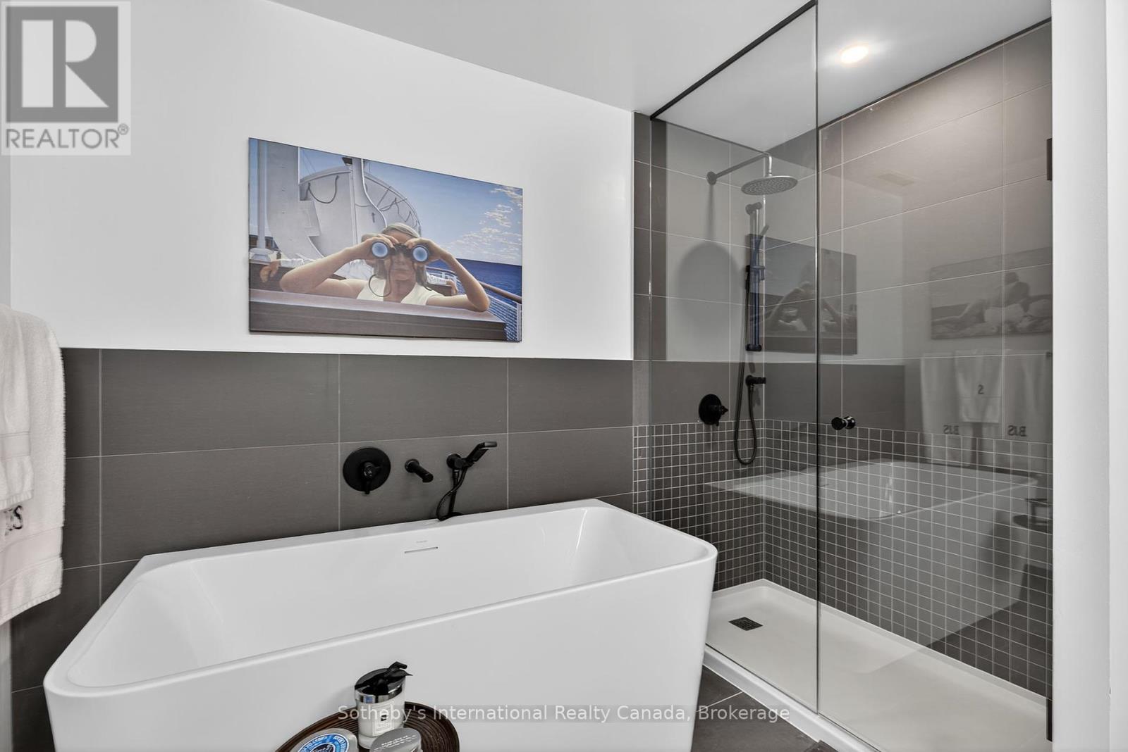 224 - 31 Huron Street Property Photo 25
