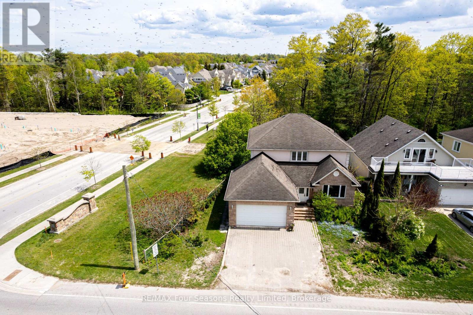 243 River Road E Property Photo 44
