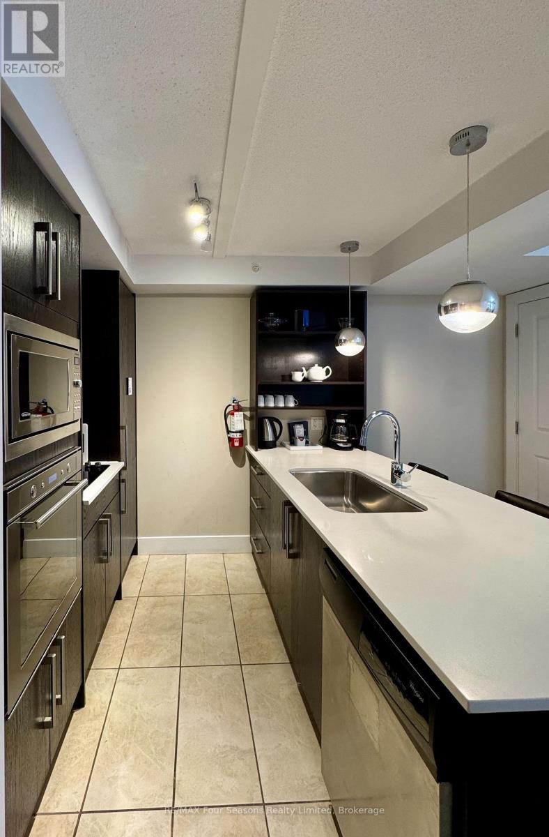 5209 - 9 Harbour Street E Property Photo 7